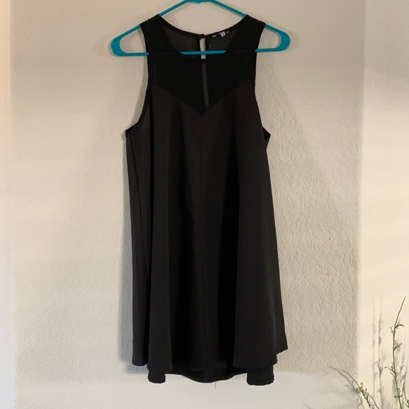 Tobi Dresses & Skirts - Black shift dress from Tobi